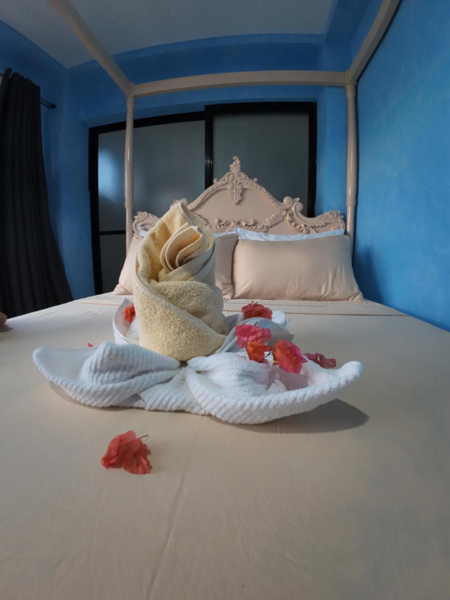 La Salangane Beach Hotel - Downtown Эль-Нидо Экстерьер фото